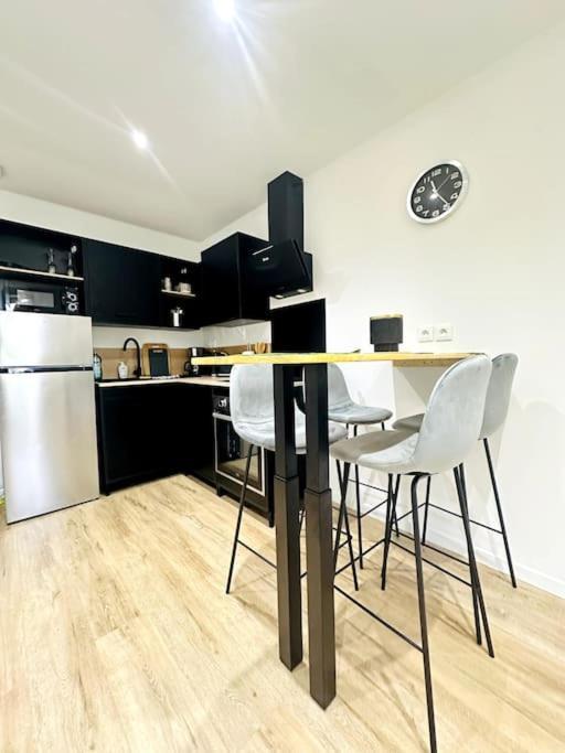 לאון Jungle Appartement Avec Terrasse מראה חיצוני תמונה